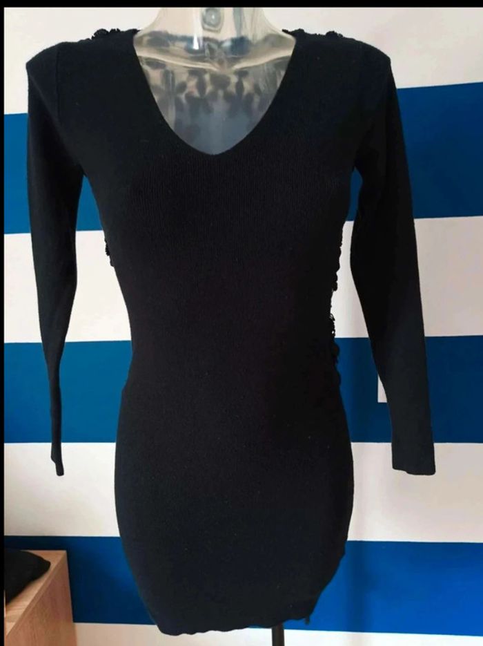 Jolie robe pull noire taille 36/38