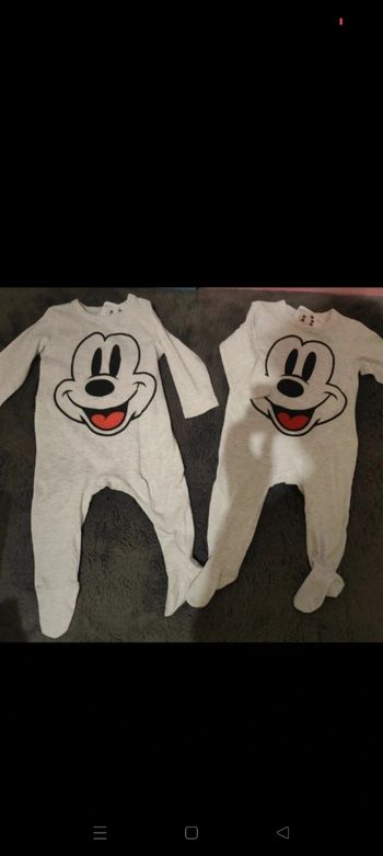 2 pyjamas Mickey 12 mois neuf