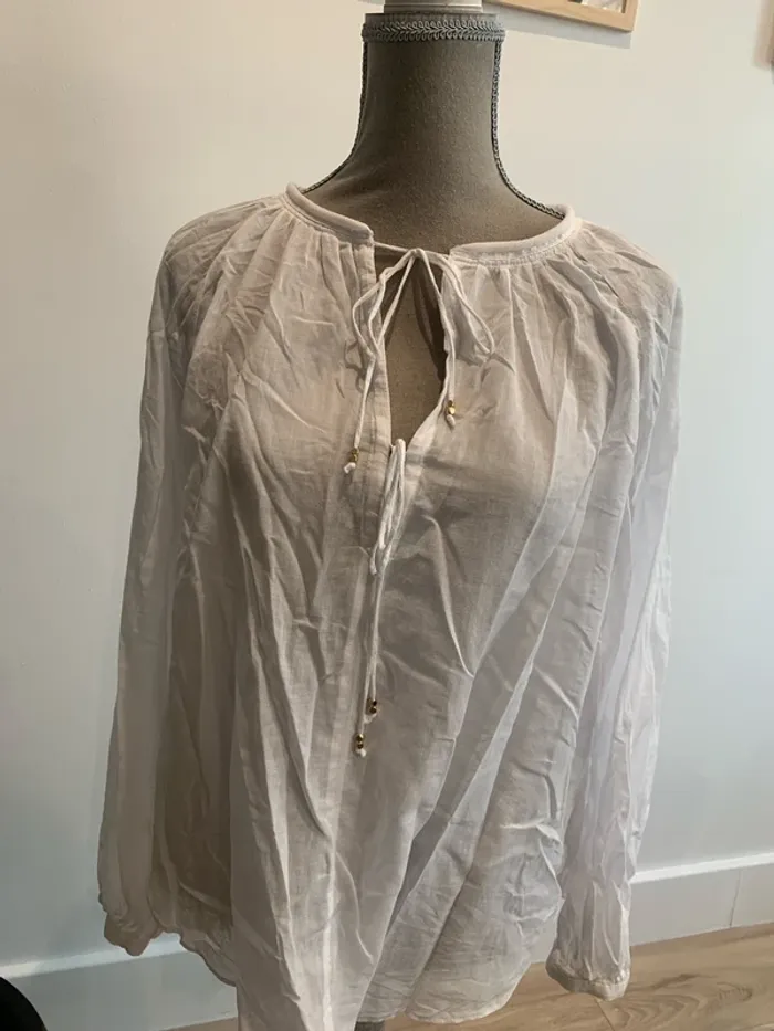 Blouse blanche - photo numéro 2