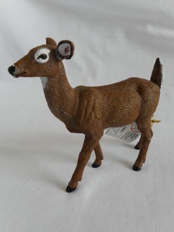 Figurine "Biche de Virginie" - PAPO - NEUF