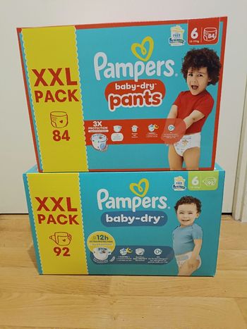Lot de couches Pampers taille 6