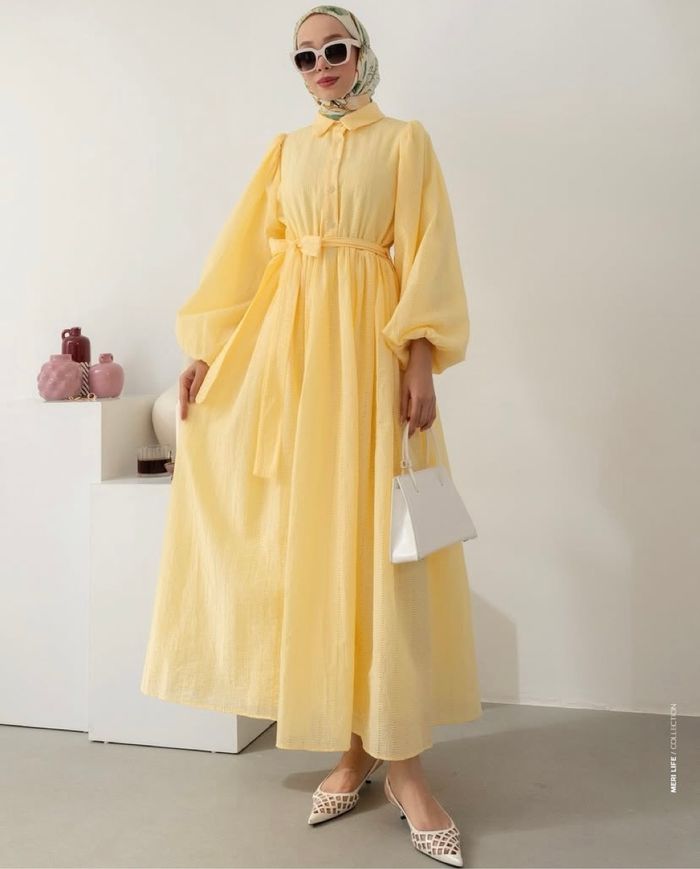 Robe longue jaune - photo numéro 3