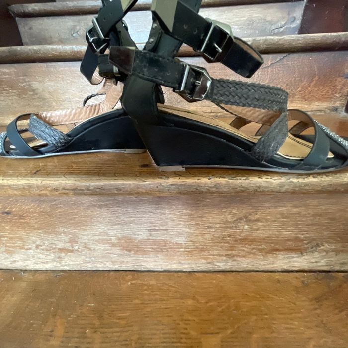 Nus pieds talons compensés - photo numéro 4