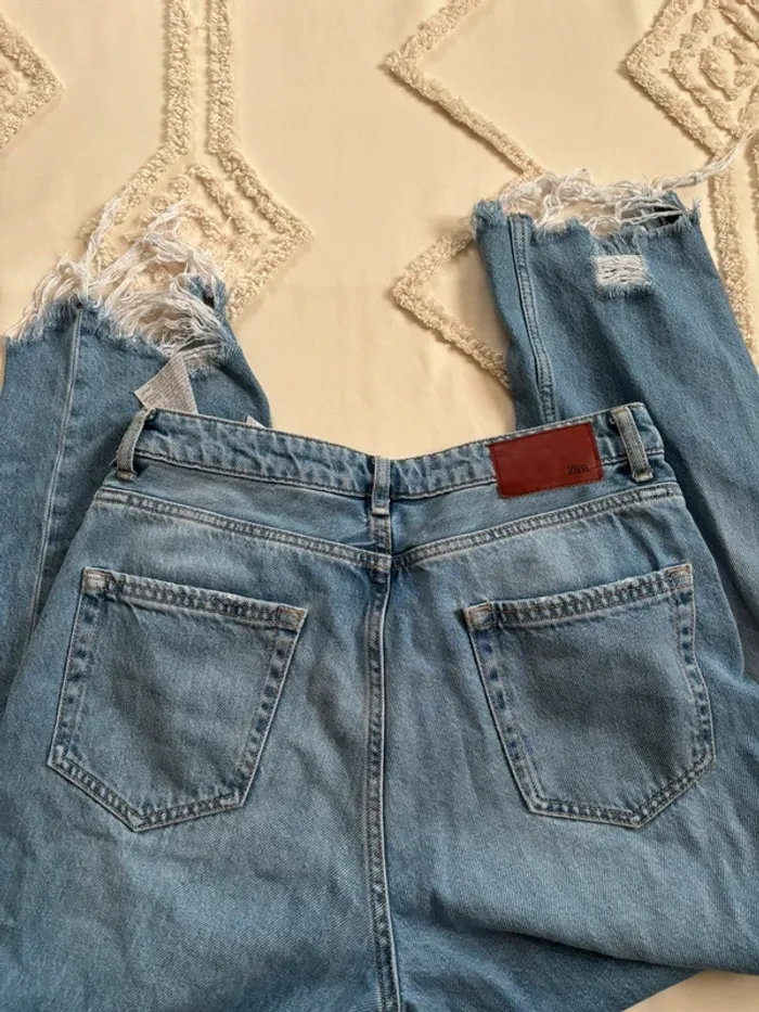 Jean boyfriend Zara taille 40 - photo numéro 3