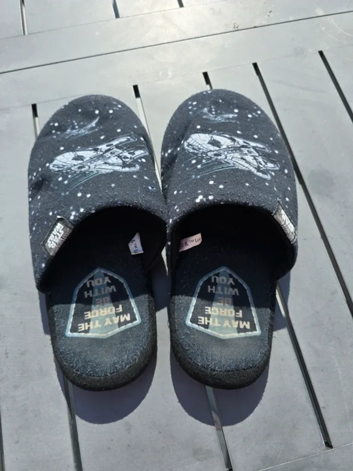 Chaussons Star Wars pointure 38 bon état - photo numéro 2