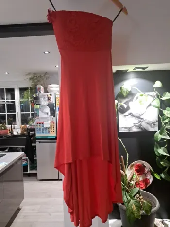 Robe asymétrique rouge