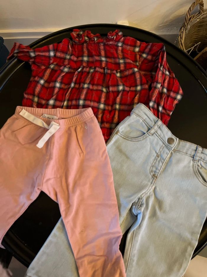 Lot jeans legging et chemise 18 mois