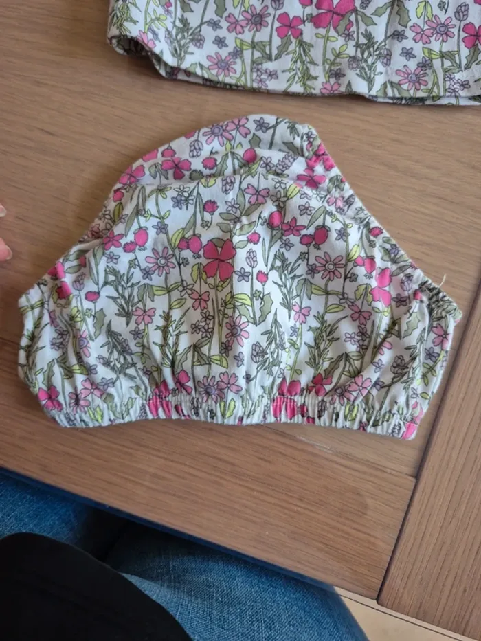 Robe et Tee shirt et culotte fleuris intermarche 6 mois - photo numéro 6