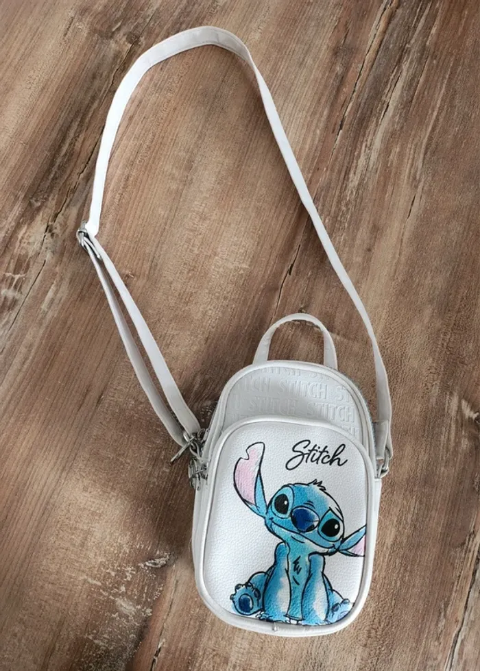 sacoche sac bandoulière réglable Stitch blanche disney blanc en bon état cuir synthétique - photo numéro 2
