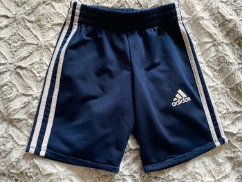 Short Adidas 4/5 ans
