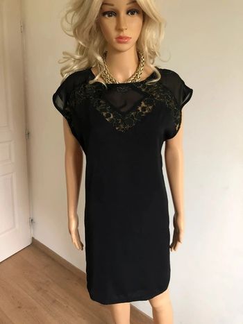 robe noire et dorée à manches courtes avec dentelle Grace & Mila taille S jamais portée
