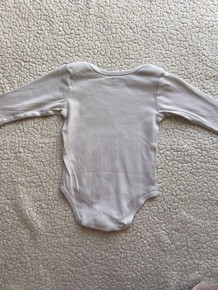 Lot de 2 bodies blancs taille 18 mois Kiabi - photo numéro 9
