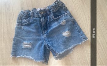 Short fille