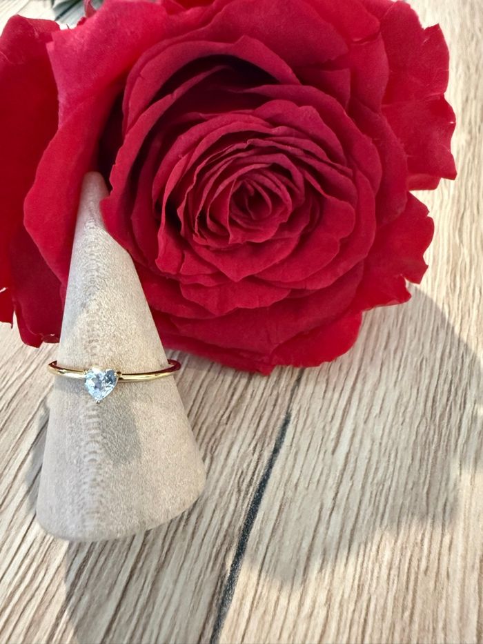 Bague dorée ajustable avec petit cœur en strass en acier inoxydable