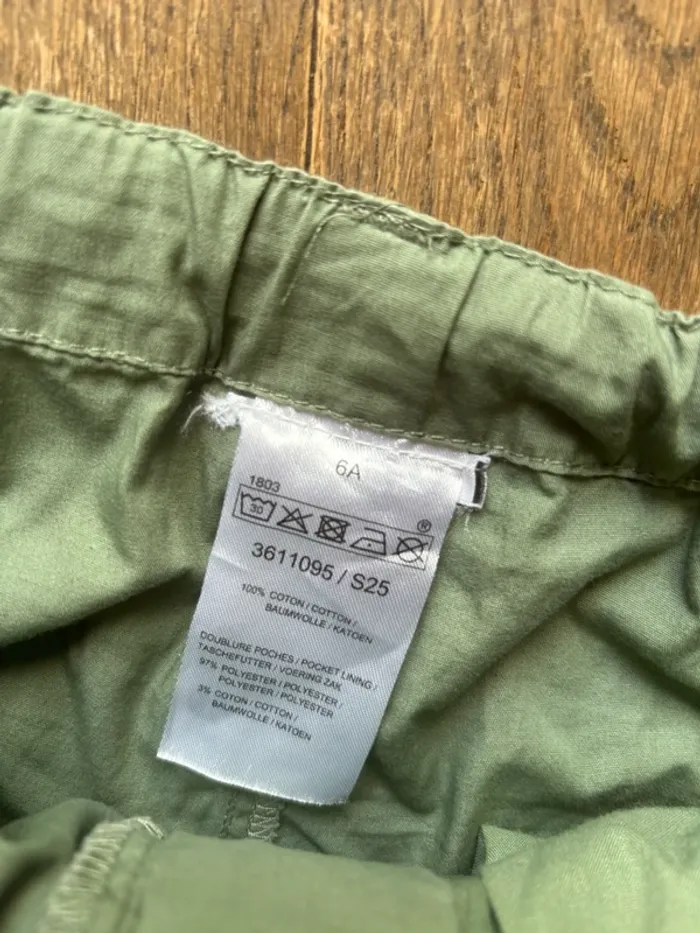 Short kaki 6 ans avec ceinture parfait état - photo numéro 3