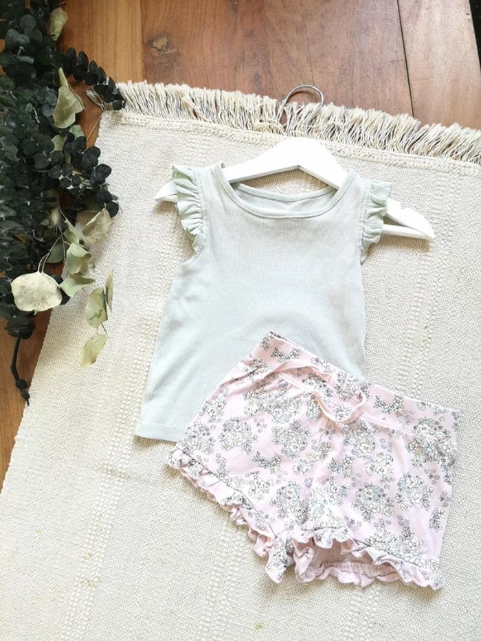 Ensemble Primark 12 18 mois côtelé fleuri