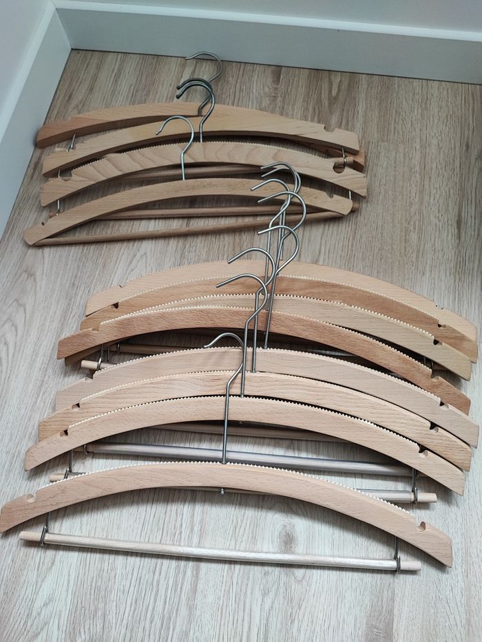 Lot de 38 cintres en Bois - photo numéro 3