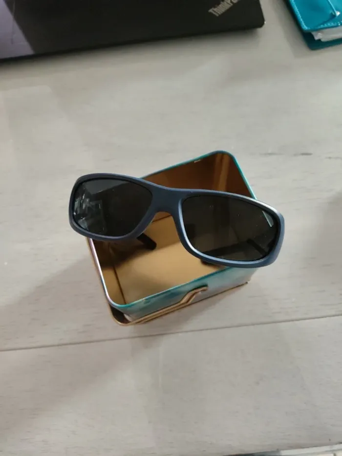 Lunettes de soleil bleues decathlon MHT100 cat 3