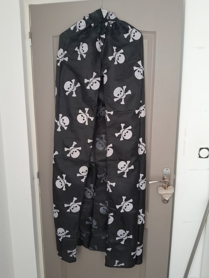 Déguisement cape de zombie adultes avec capuche - photo numéro 5