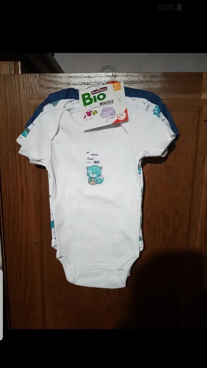 Bodies garçons pommette  6mois