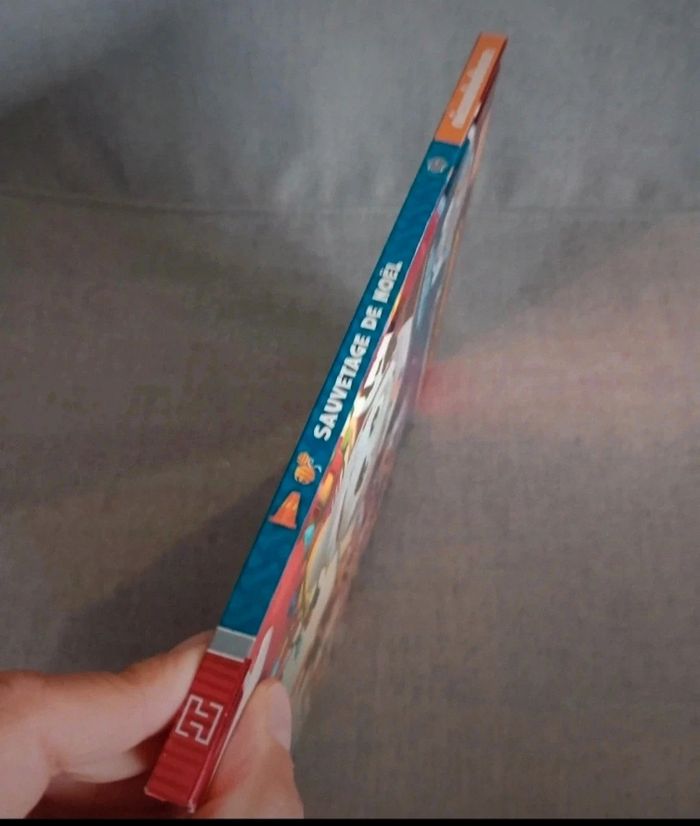 Livre Pat patrouille sauve Noël - photo numéro 2