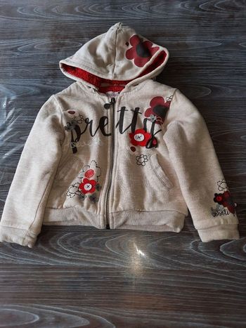 VESTE