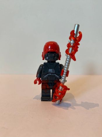 Figurine type lego Assassin droïde. Star Wars