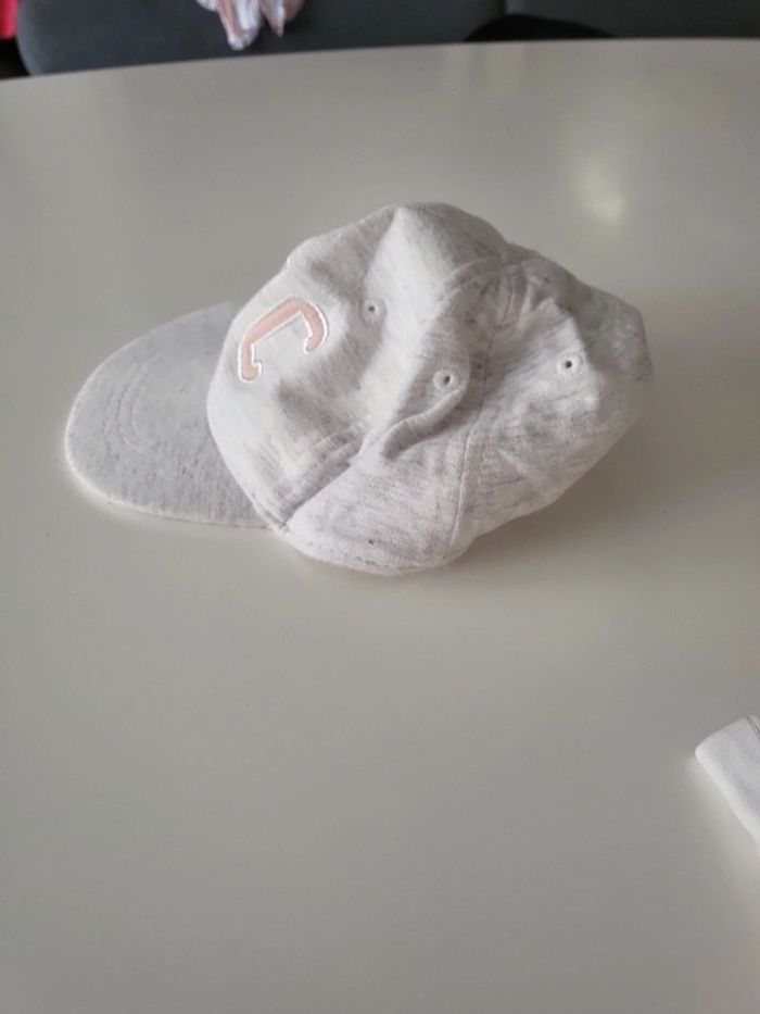 Casquette - photo numéro 2