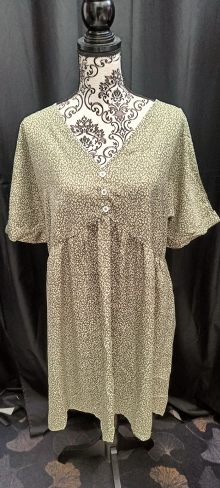 Robe kaki