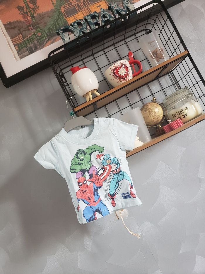 Teeshirt 🎀 Marvel at Primark 0-3 mois 2€