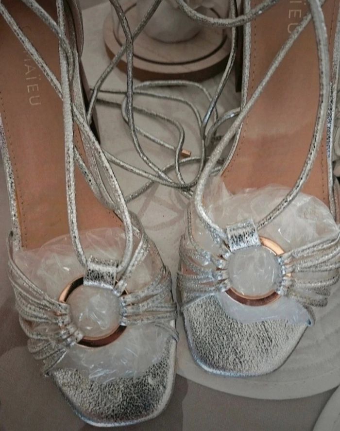 Chaussures argentées à laçage Camaïeu Taille 39 Neuves - photo numéro 7