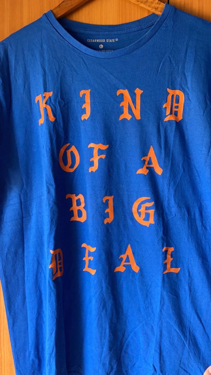Tee-shirt bleu avec inscription CedarWoodState L - photo numéro 2