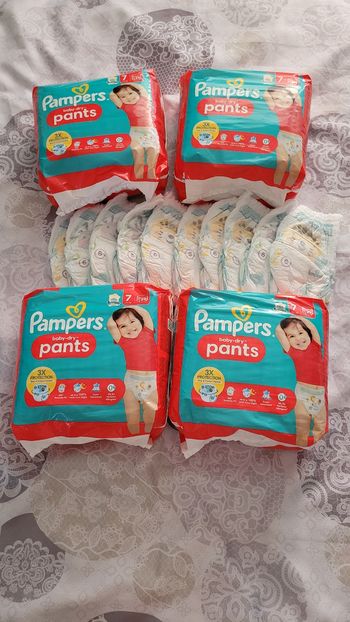 Couches Pampers Pants taille 7