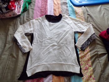 Pull blanc et noir taille M