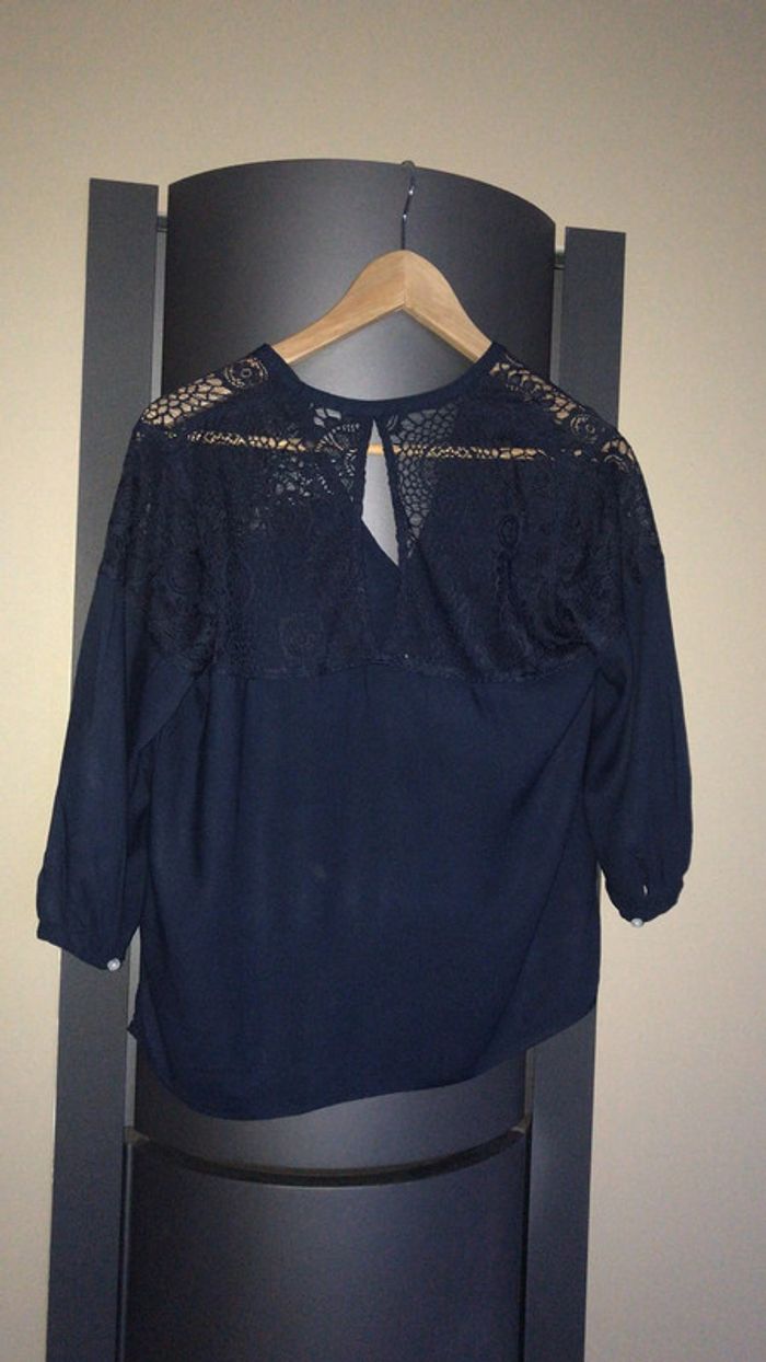 Jolie blouse dentelle Holister - photo numéro 3