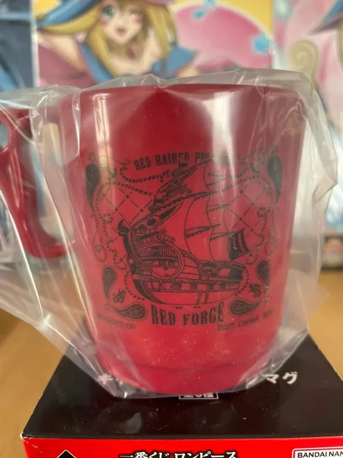 One Piece – Mug plastique Rouge Shanks Ichiban Kuji Film Red 9 cm - photo numéro 2