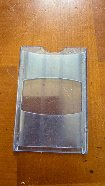 Protection carte en plastique