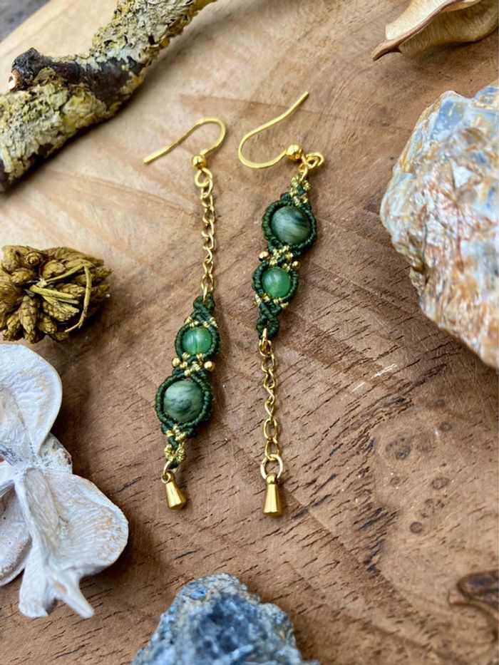 Boucles d’oreilles pendantes dépareillées macramé chaînes pierres Jaspe et Azurite - photo numéro 2