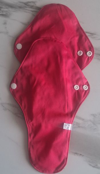 Serviette hygiénique lavable gris et rose lot de 2