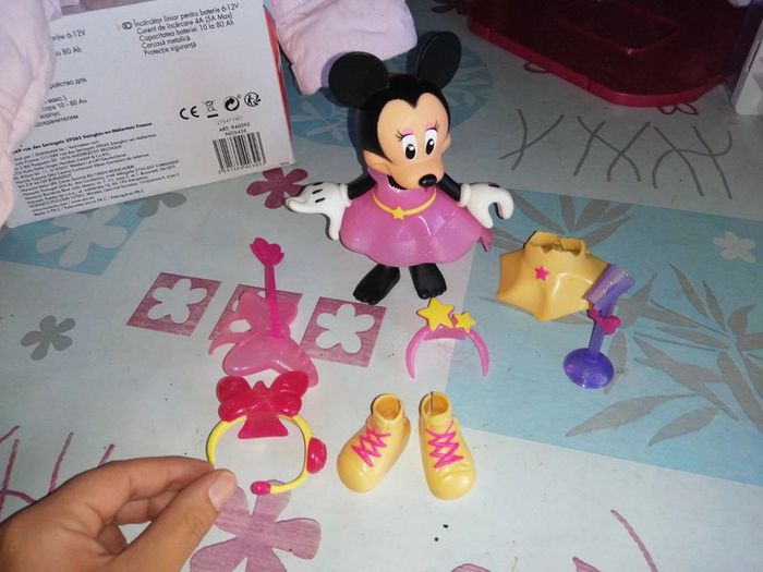 Figurine Minnie + accessoires - photo numéro 3