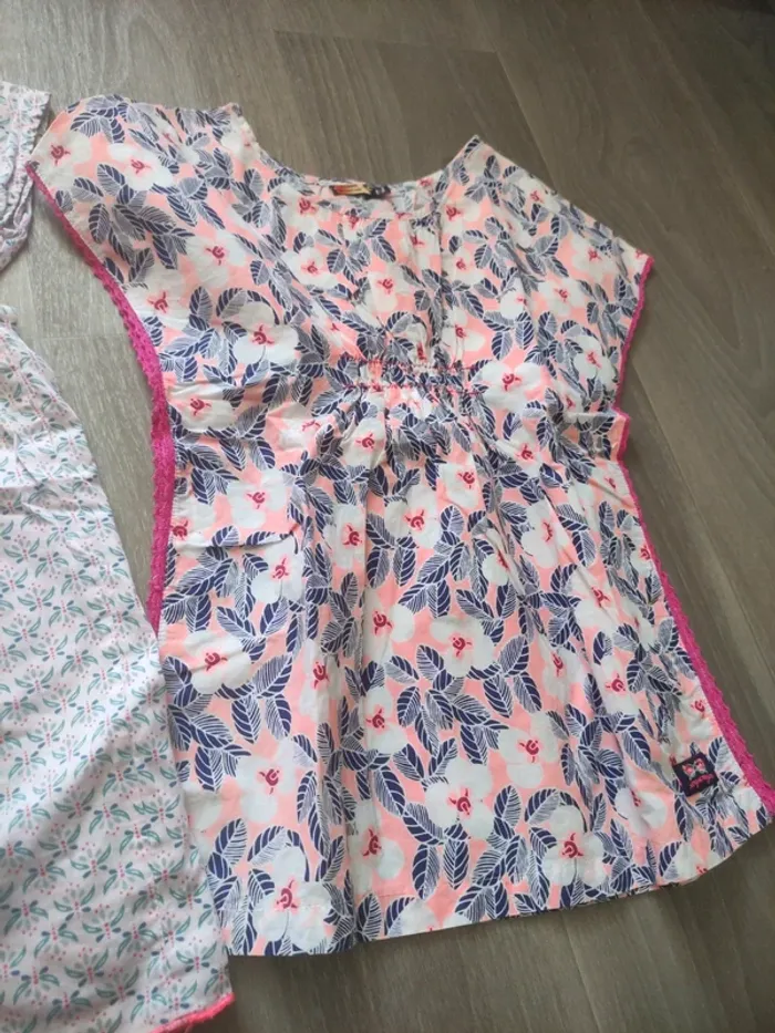 Lot de deux blouses d été taille 5 ans en très bon état très peu porté - photo numéro 3