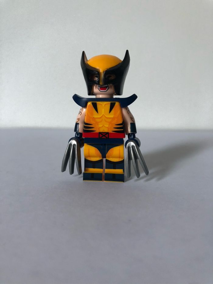 Figurine type lego Volverine . Marvel