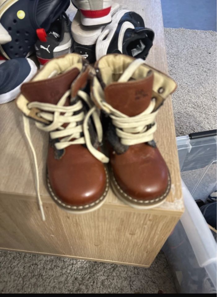 Chaussures de ville taille 23