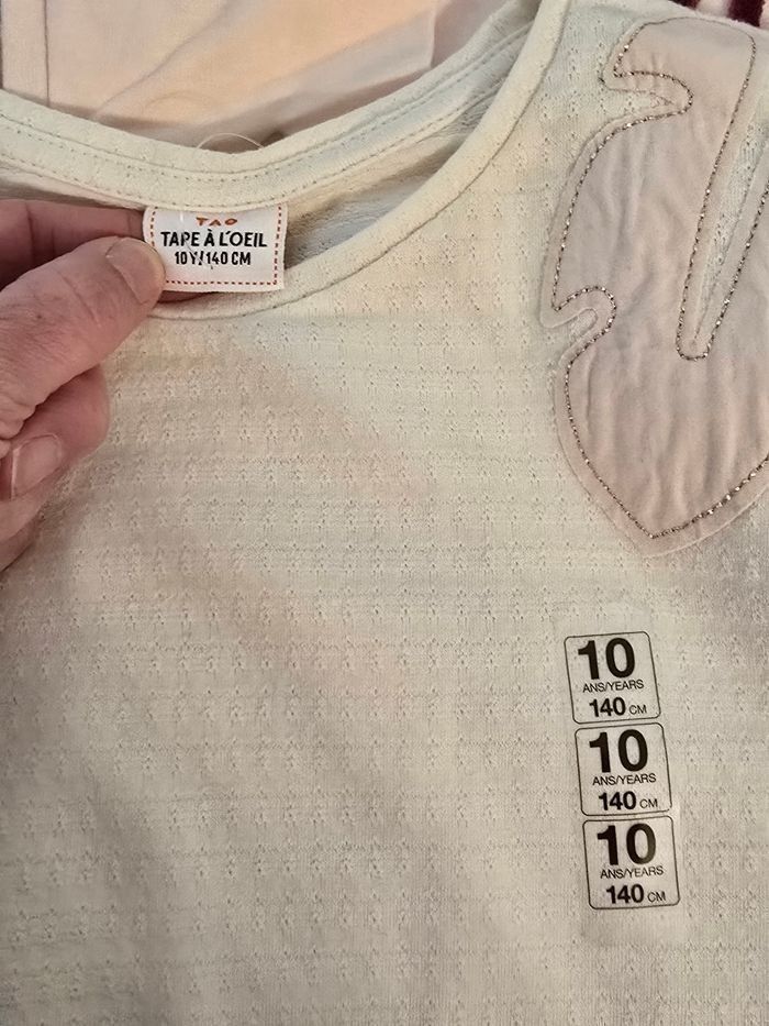 NEUF (non porté)🩷😍⚘️ superbe teeshirt ML 10 ans fille 🩷🩷🩷 - photo numéro 5