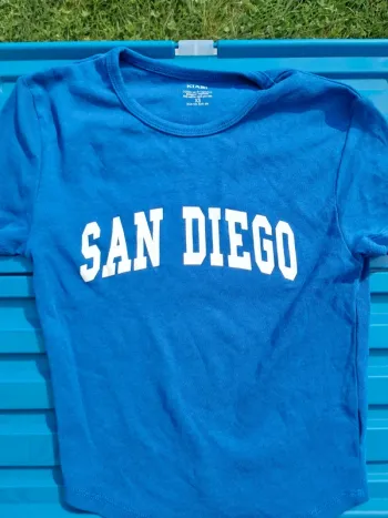 T-shirt court