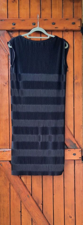 Robe droite noire, taille 40