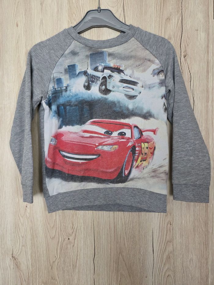PULL DISNEY PIXAR THE CARS GRIS TAILLE 5ANS