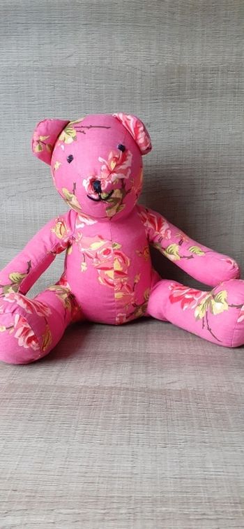 Ours peluche en tissu rose fleuri