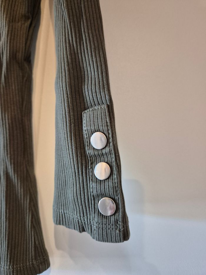 Pull léger kaki - photo numéro 3