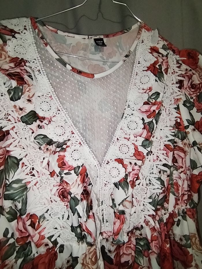 Robe fleurie - photo numéro 3